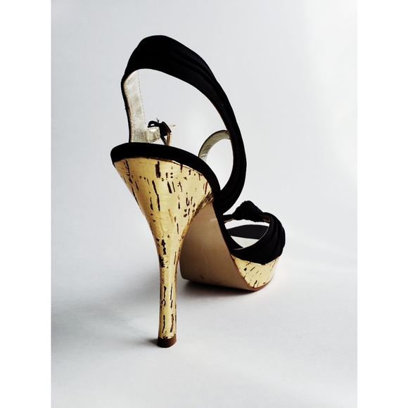 NWOT GUESS BY MARCIANO Black Gold Heels Size 6.5 - Picture 3 of 6